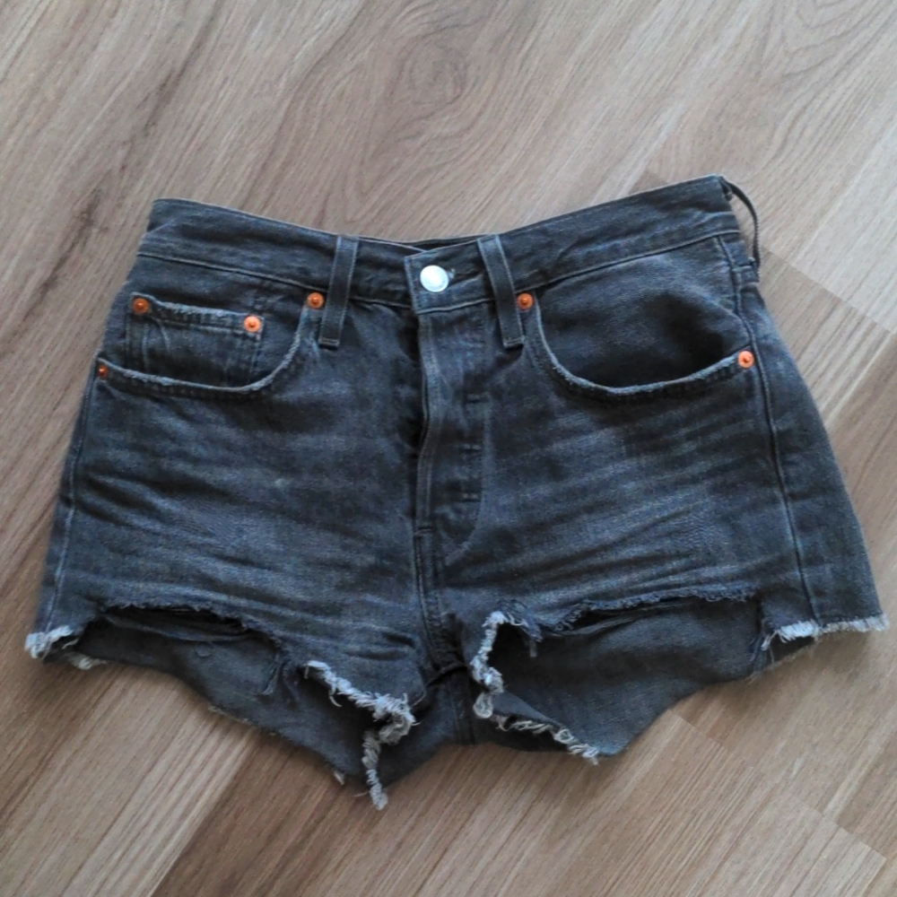 LEVI'S SIZE 26